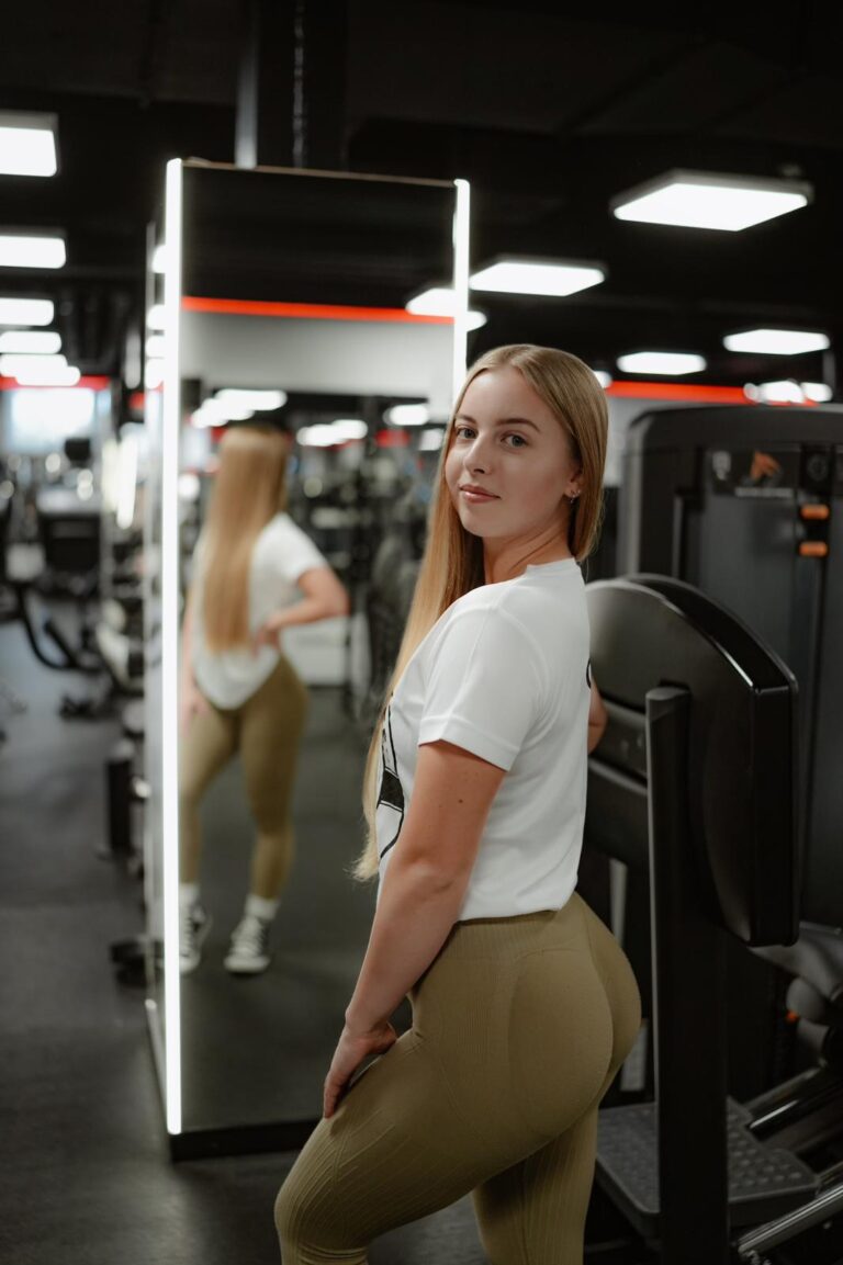 Picture of Coach Alex Novotna bikini Bodybuilder and glute specialist trainer